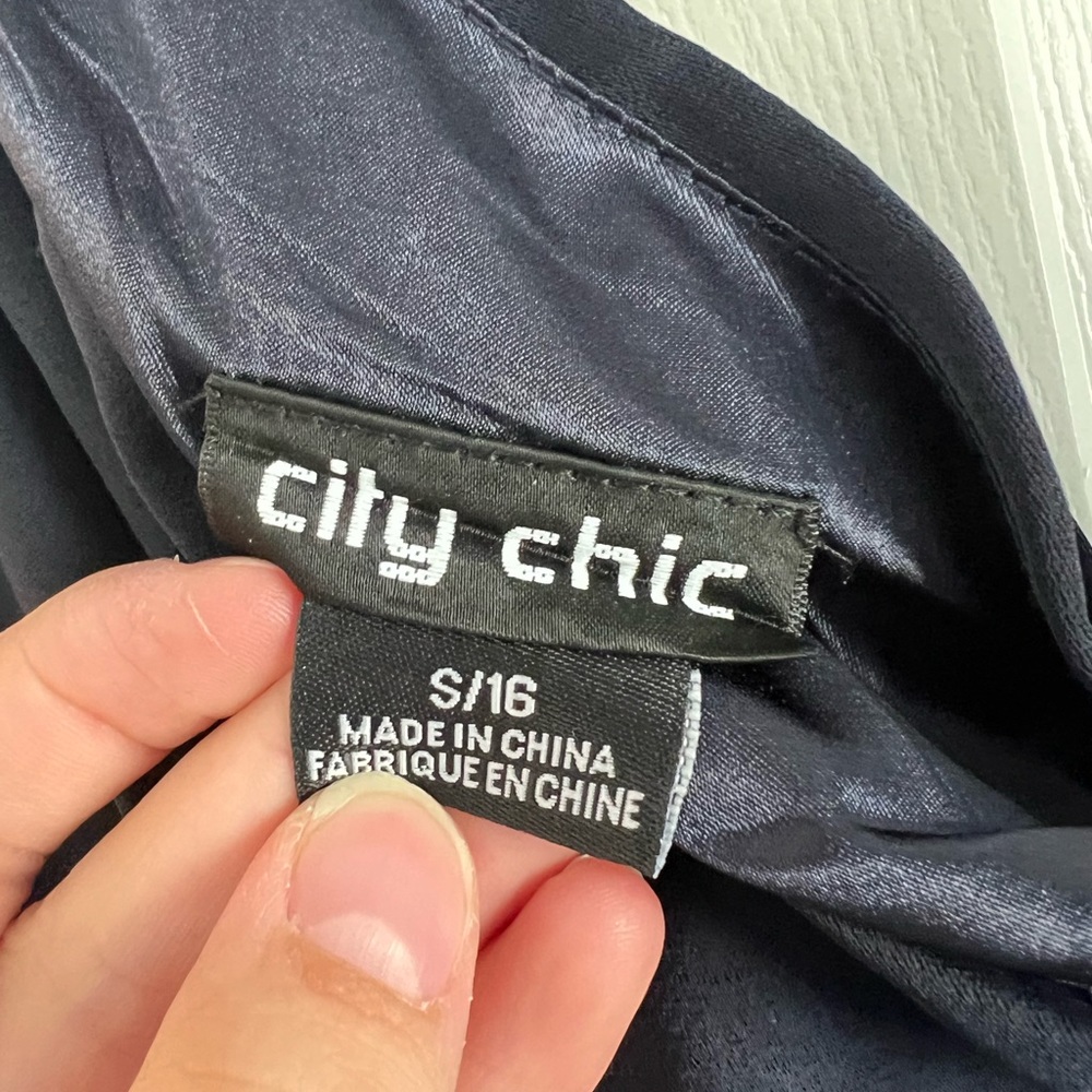City Chic Sensual Dress Navy SZ 16 - Picture 3 of 5